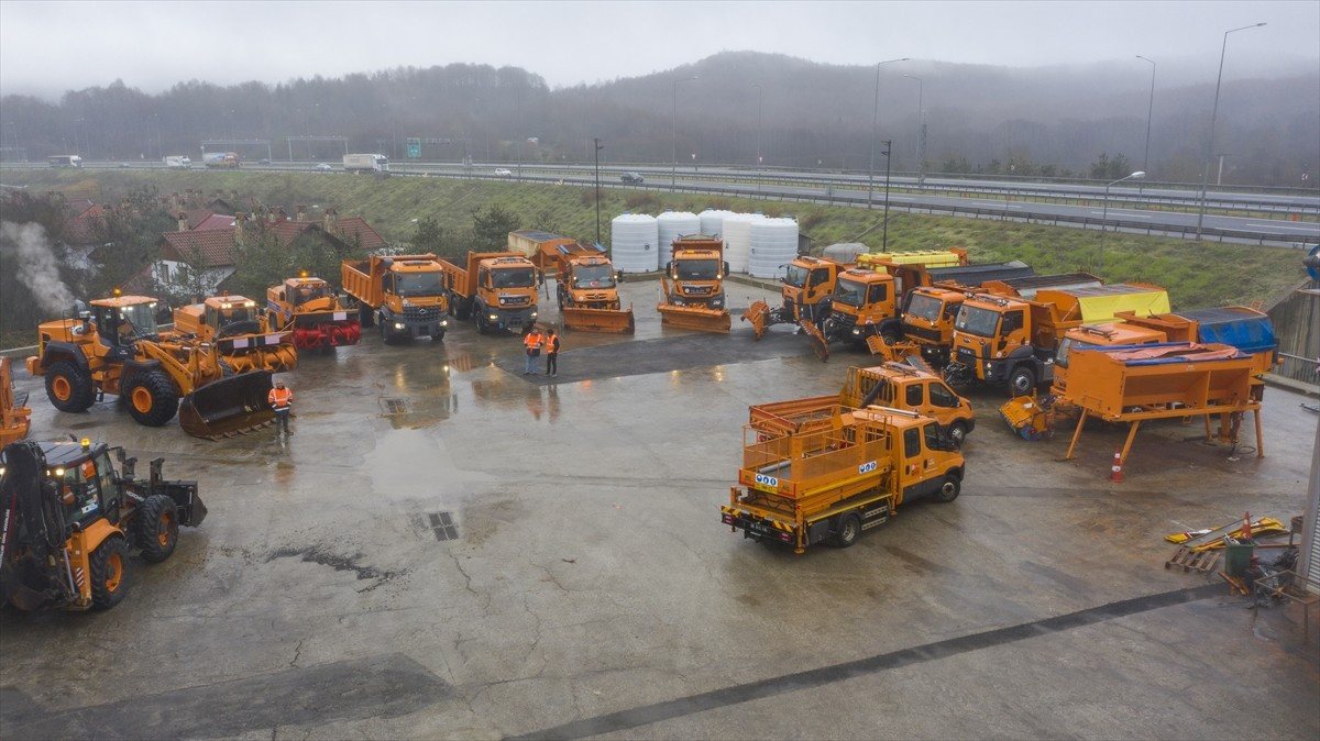 Ulaştırma ve Altyapı Bakanlığınca Anadolu Otoyolu'nun Bolu Dağı Tüneli kesiminde görev yapan...