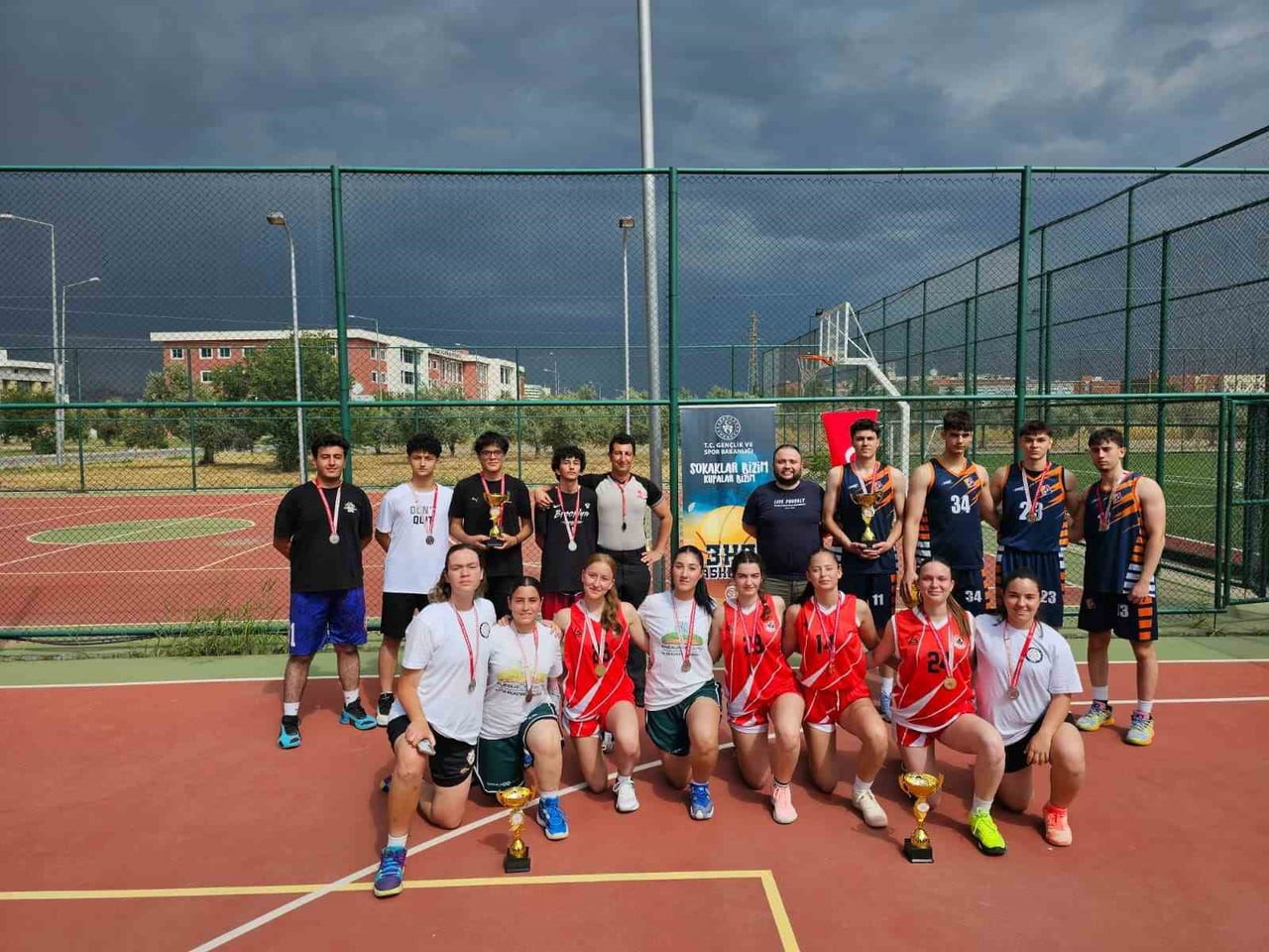 ULUSAL SPOR PROJELERİ KAPSAMINDA AYDIN’DA DÜZENLENEN 3X3 BASKETBOL VE 5X5 FUTBOL TURNUVALARI, GENÇ...