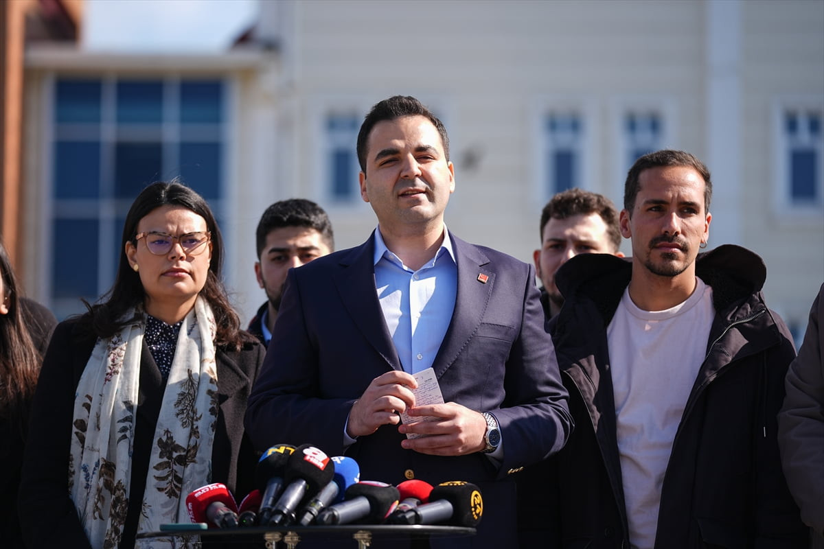 Uluslararası Sosyalist Gençlik Birliği (IUSY) Başkanı Hend Mgaieth, Silivri'de CHP Gençlik Kolları...