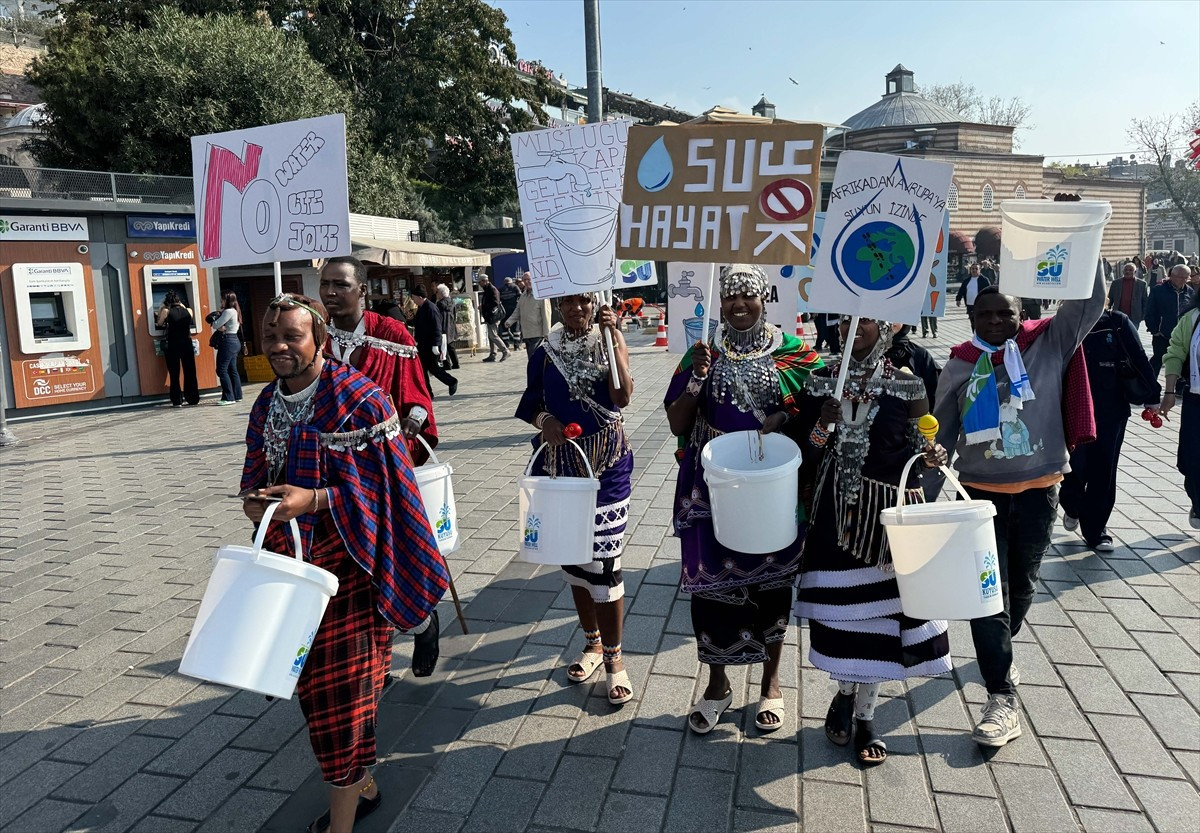 Uluslararası Su Kuyusu Yardım Derneğinin su farkındalığı için düzenlediği etkinlikte Tanzanya'dan...
