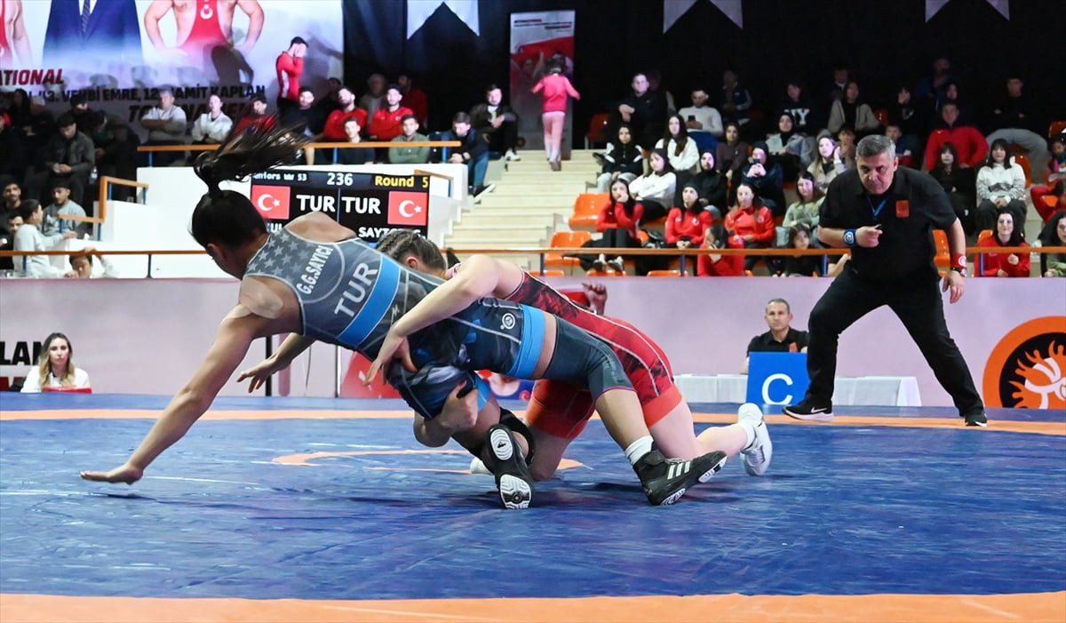 Uluslararası Yaşar Doğu, Vehbi Emre ve Hamit Kaplan Güreş Turnuvası, Antalya'nın Kemer ilçesinde...