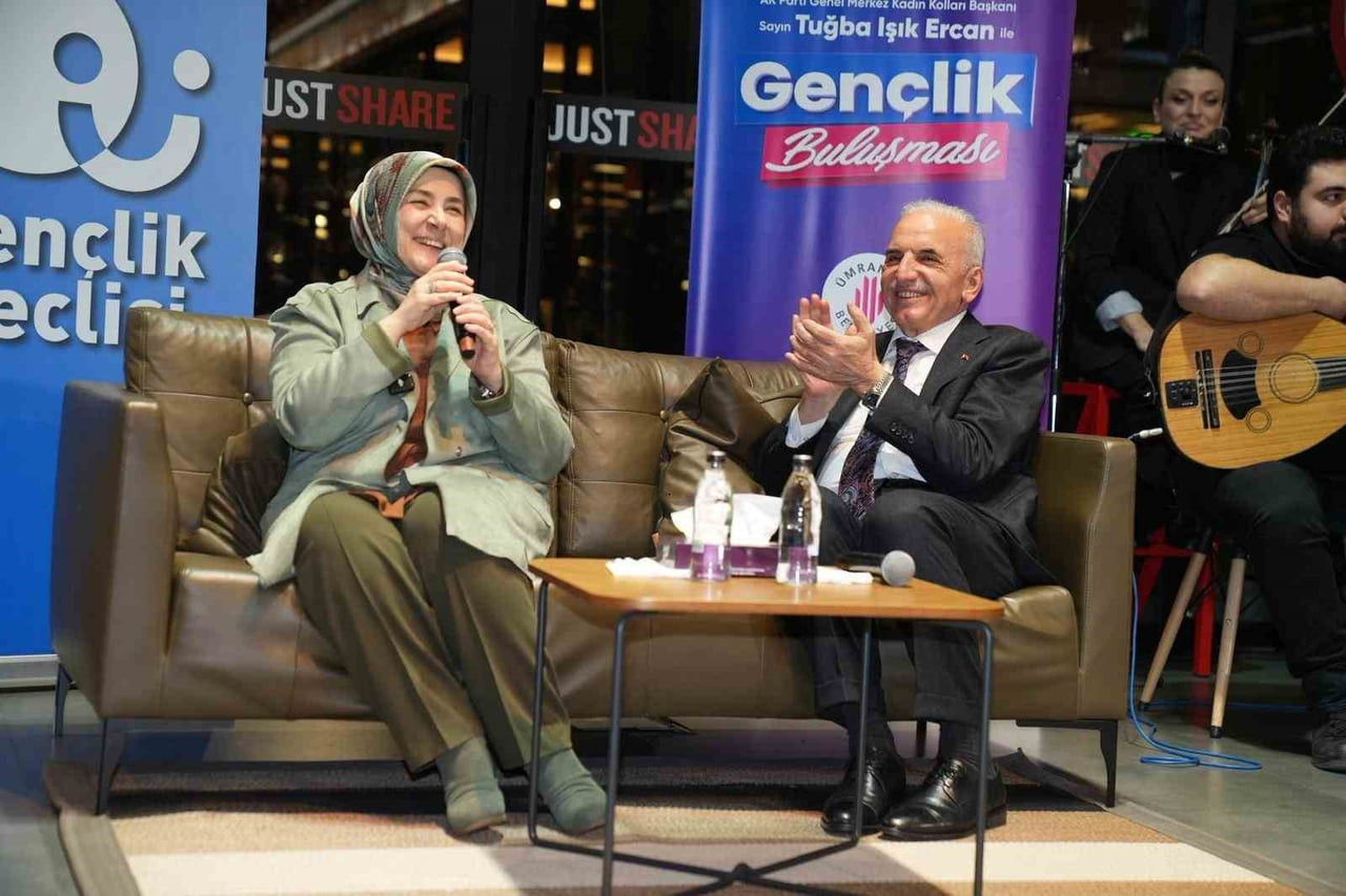 ÜMRANİYE BELEDİYESİ TARAFINDAN GENÇLERE YÖNELİK DÜZENLENEN "GENÇLİK BULUŞMASI" PROGRAMI, YOĞUN...