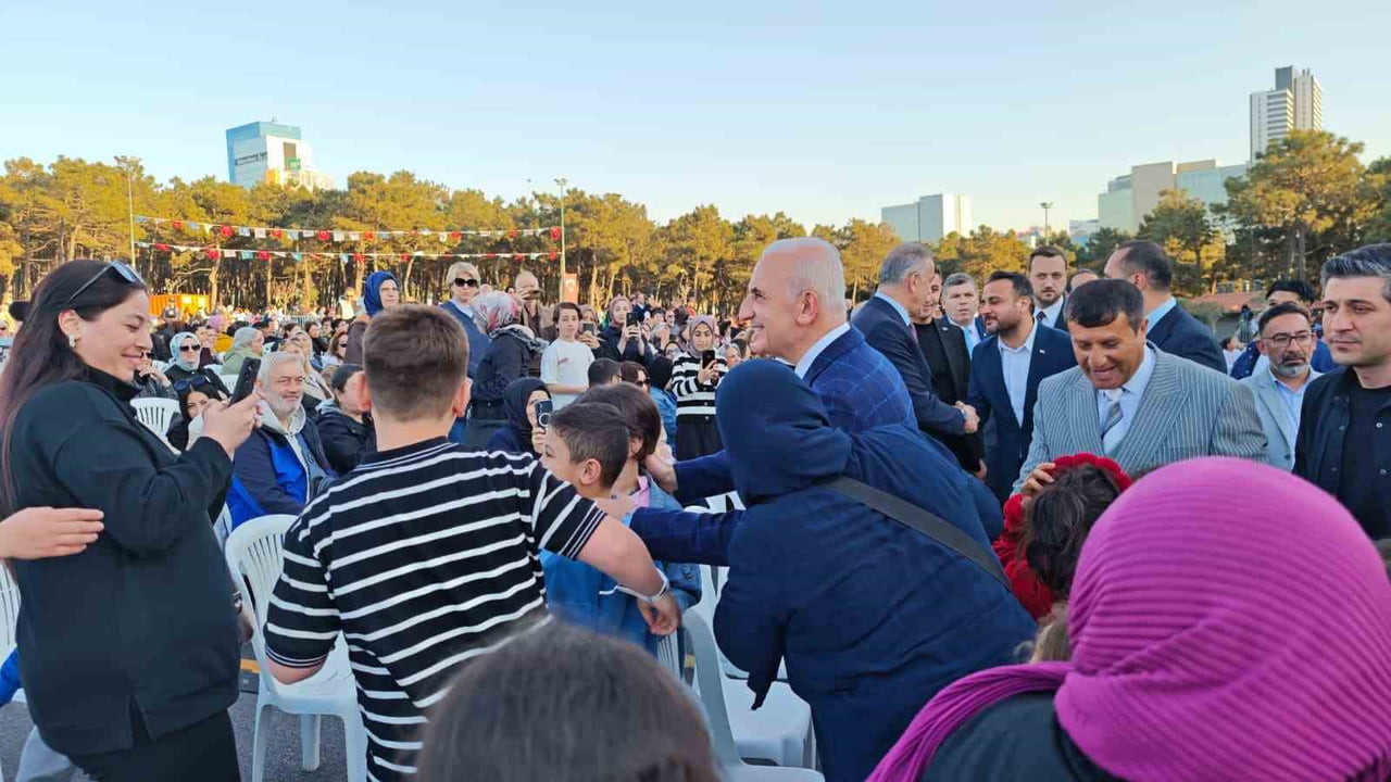 ÜMRANİYE BELEDİYESİ TARAFINDAN "ROMAN KARDEŞLERİMİZ ÜMRANİYE'DE BULUŞUYOR" TEMASIYLA DÜZENLENEN...