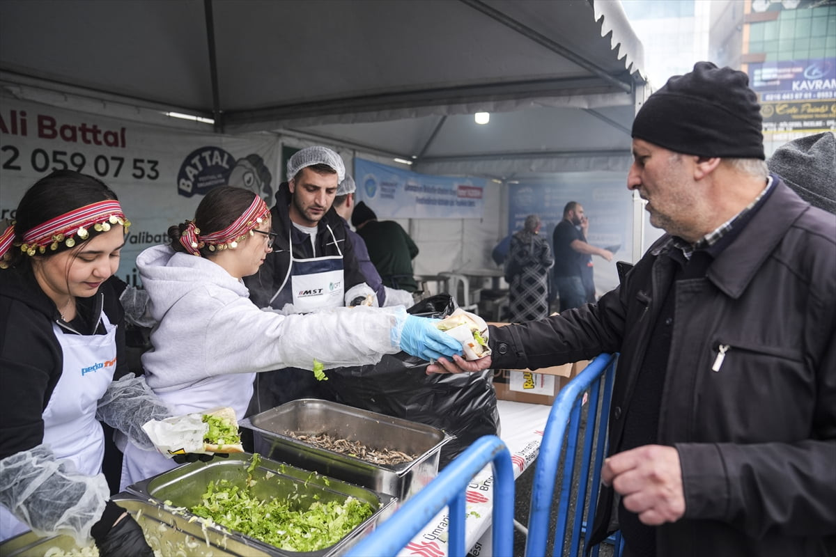 Ümraniye Belediyesi ve Ümraniye Rizeliler Derneği işbirliğiyle "Geleneksel Hamsi ve Kültür...