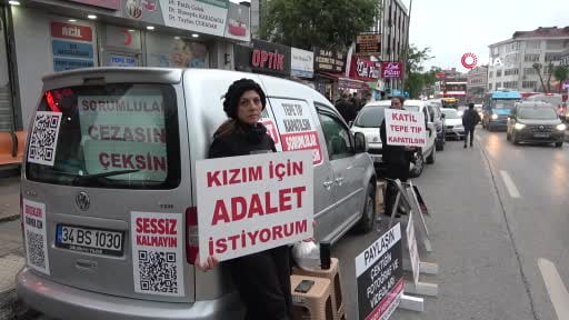 Ümraniye'de takılan serum sonrası hayatını kaybeden genç kızın ailesinden tıp merkezi önünde...