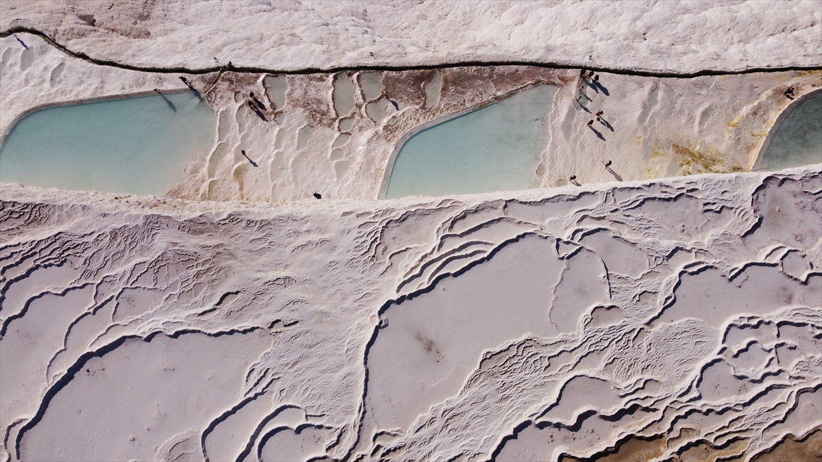 UNESCO Dünya Mirası Listesi'nde hem kültürel hem doğal miras olarak bulunan Pamukkale, 2025...