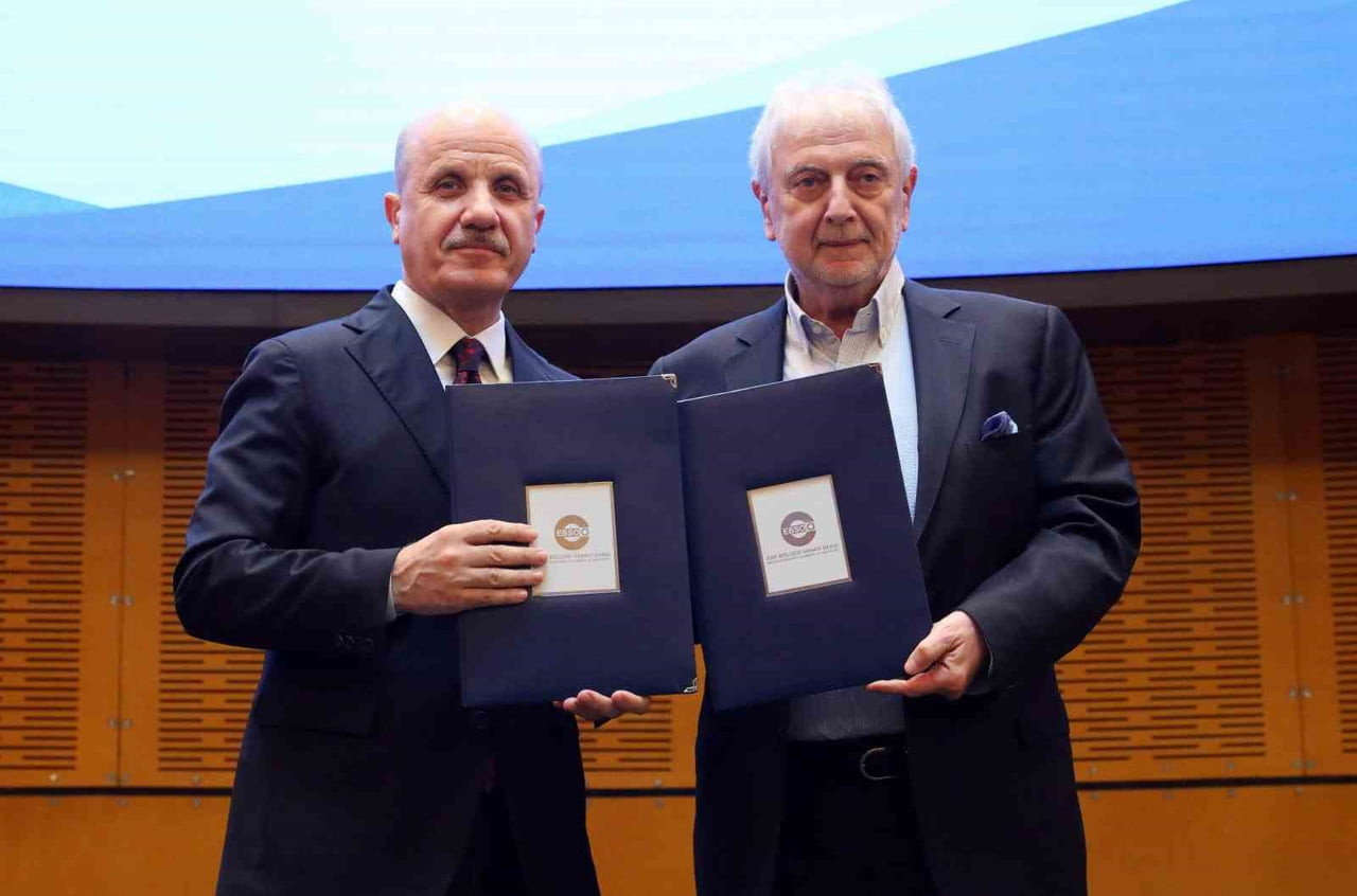 “ÜNİVERSİTE-SANAYİ İŞ BİRLİĞİ PROTOKOLÜ” YÜKSEKÖĞRETİM KURULU BAŞKANI EROL ÖZVAR İLE EBSO BAŞKANI...