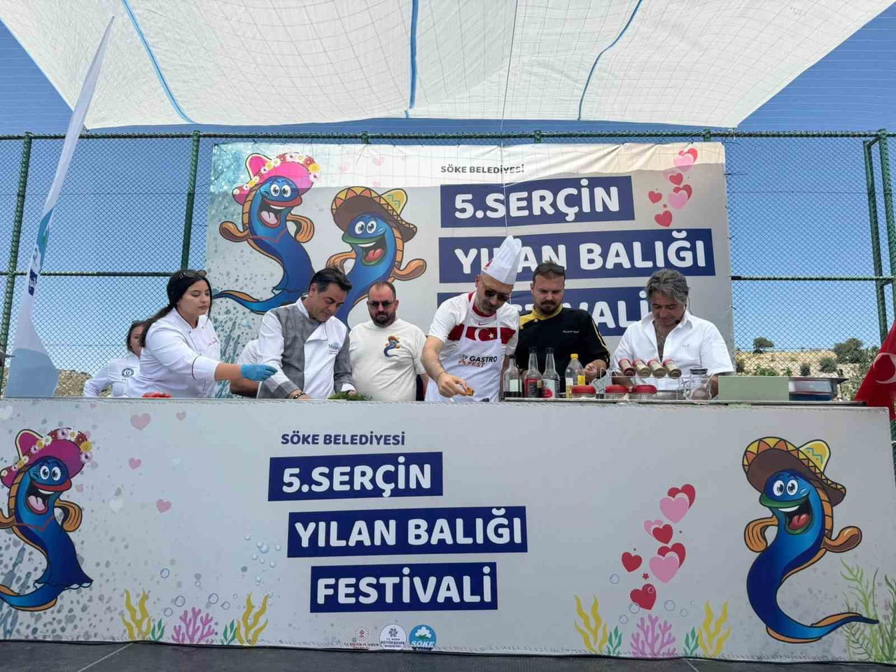 ÜNLÜ ŞEFLER LEZZETLER YAPTI
