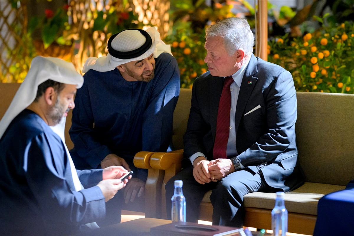 Ürdün Kralı 2. Abdullah (sağda) ile Birleşik Arap Emirlikleri (BAE) Devlet Başkanı Muhammed bin...