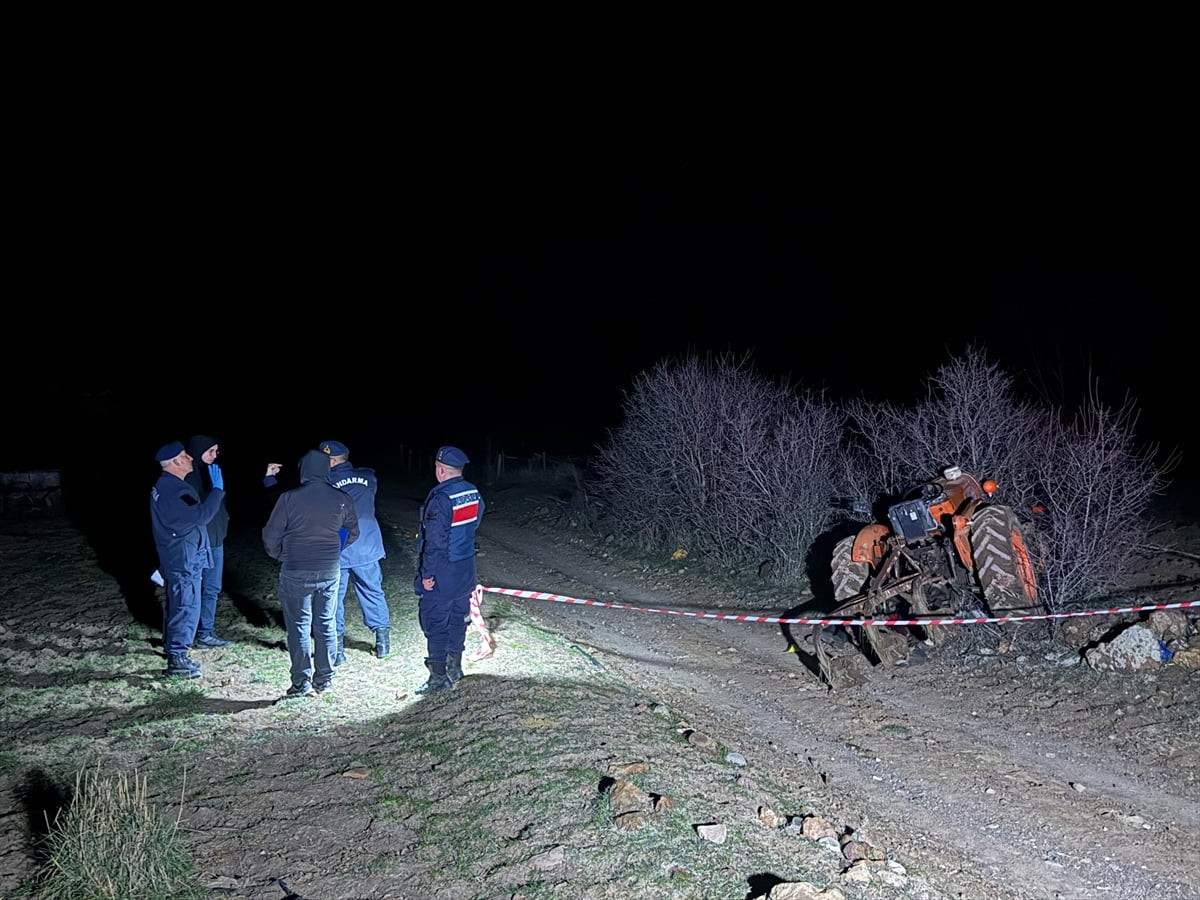 Uşak'ın Banaz ilçesinde av tüfeğiyle vurulan kişi yaşamını yitirdi. Vurulan traktör sürücüsü, yol...