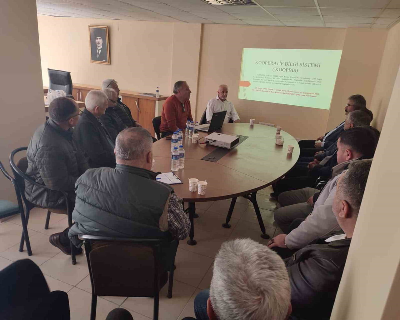 UŞAK’IN EŞME İLÇESİNDE FAALİYET GÖSTEREN TARIMSAL KALKINMA VE SULAMA KOOPERATİF BAŞKANLARI İLE...