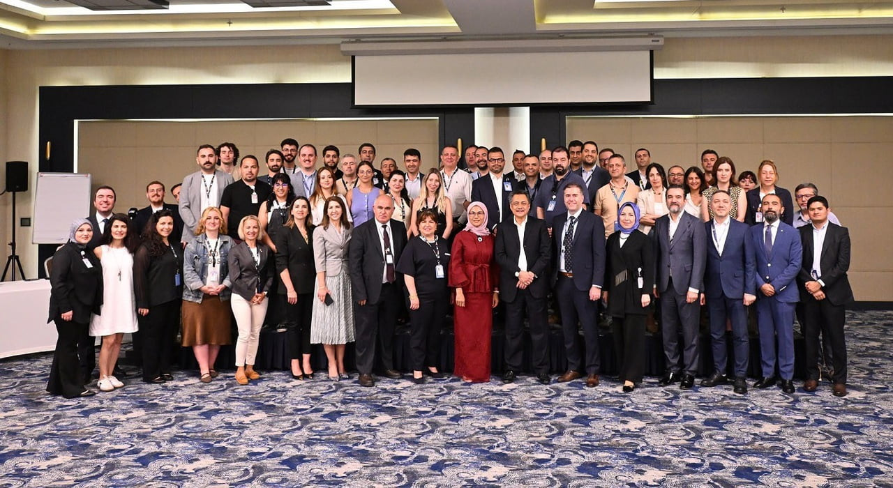 ÜST VE ORTA DÜZEY YÖNETİCİLERİN KATILIMIYLA TOLANTI DÜZENLENDİ