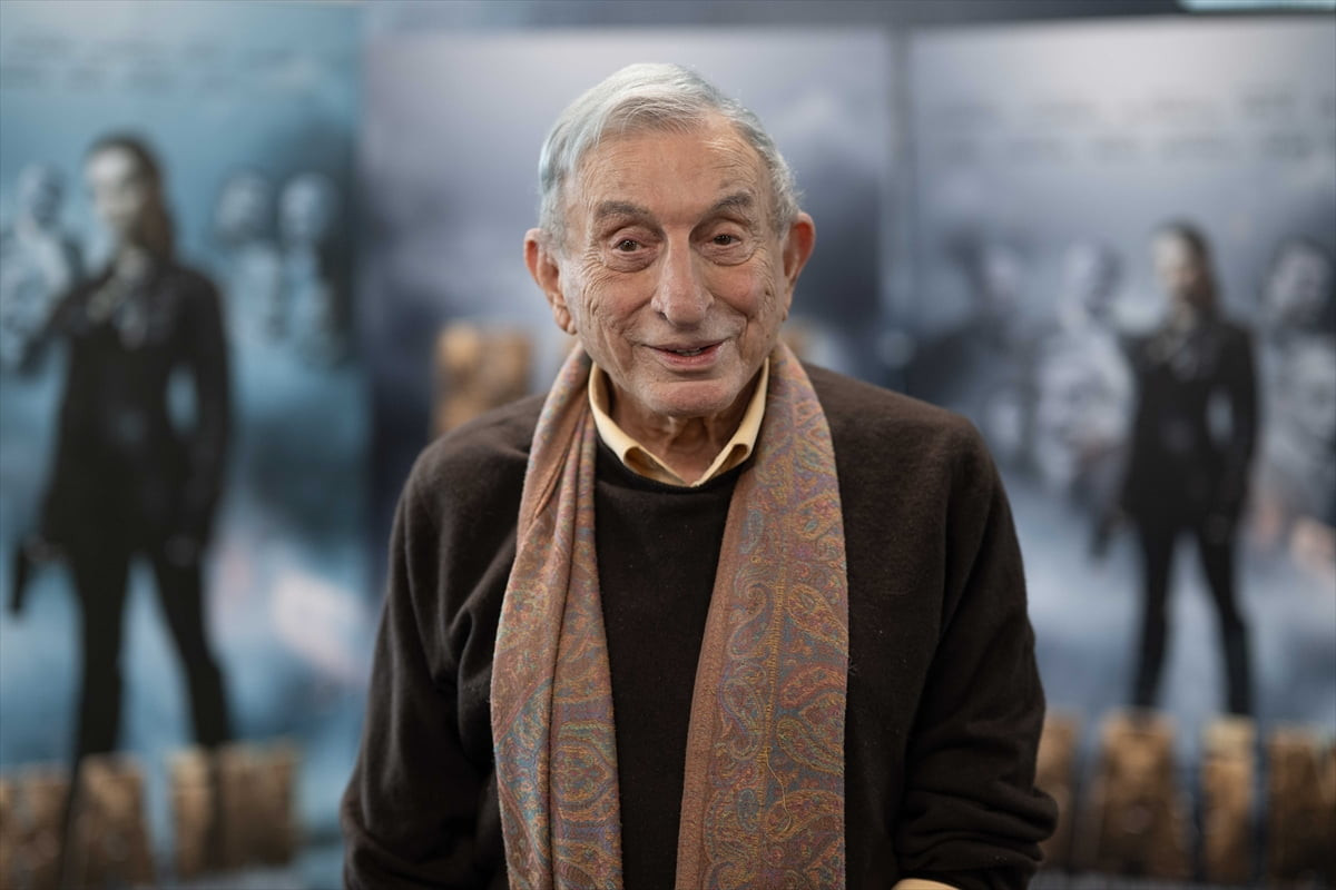 Usta oyuncu, yönetmen, eğitmen ve oyun yazarı Haldun Dormen, İstanbul'da tedavi gördüğü hastanede...