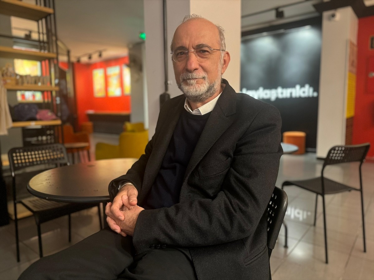 Usta senarist ve yönetmen Tayfun Pirselimoğlu'nun yeni filmi "İdea"nın özel gösterimi, yönetmen ve...