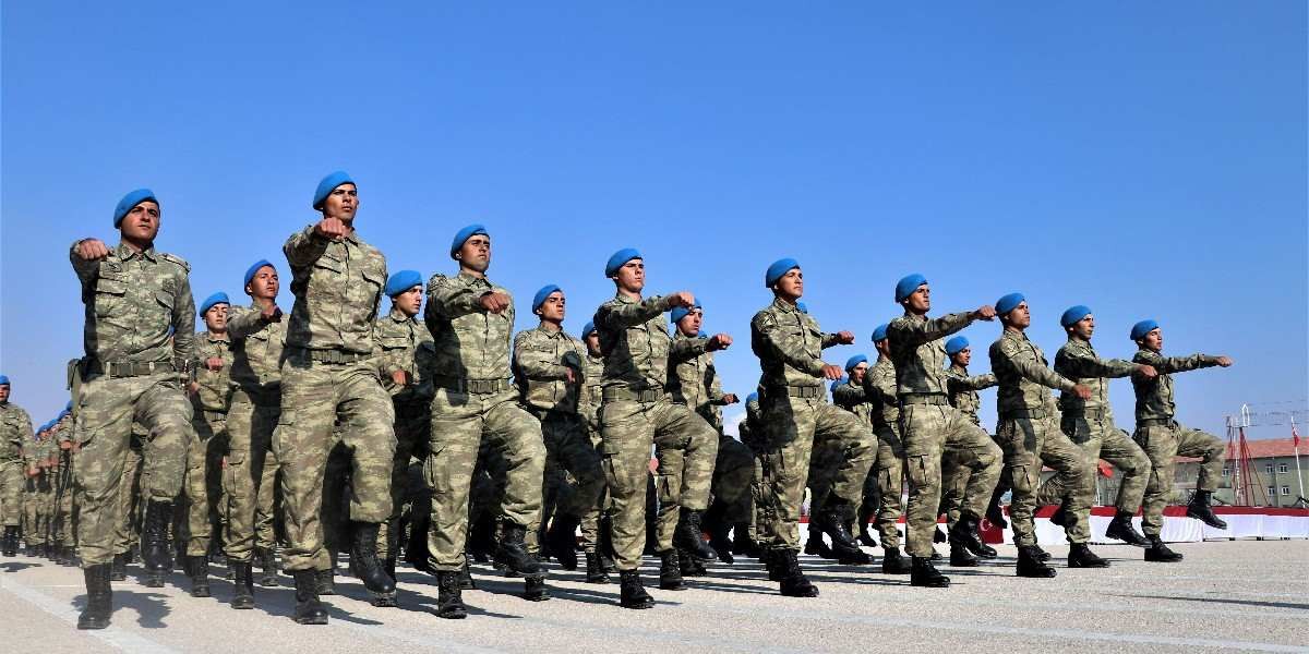 Uzman Erbaş Alımlarında Yaş Şartı Esnetildi