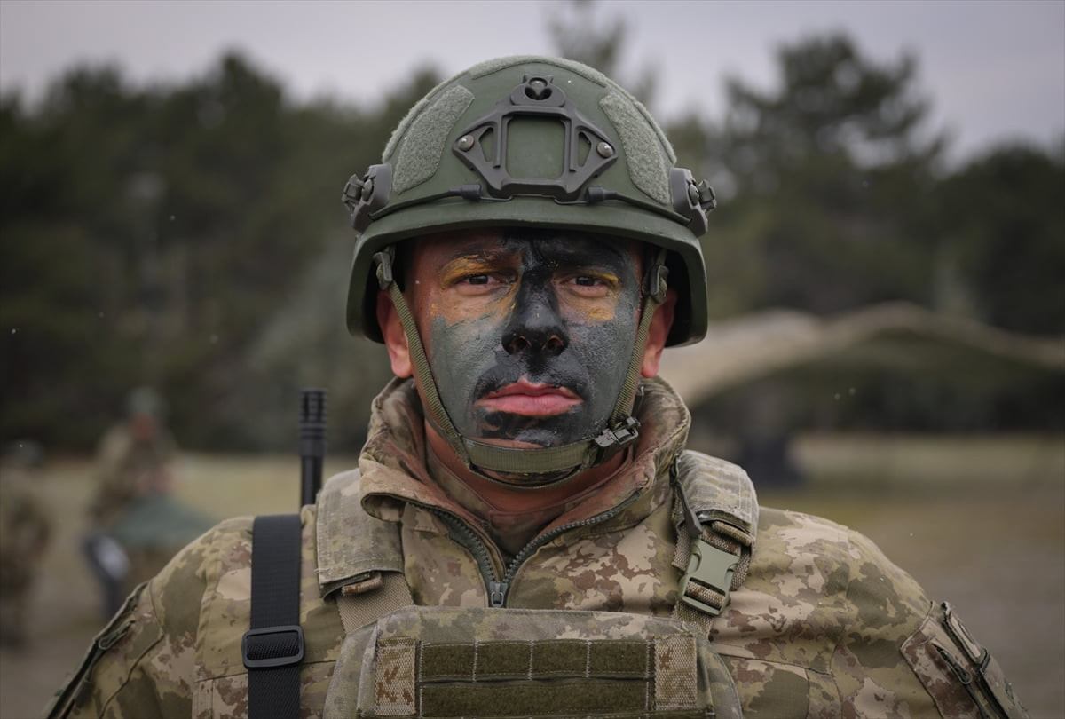 Uzman erbaşlar, Türk Silahlı Kuvvetlerinin (TSK) devamlılık gerektiren teknik ve kritik uzmanlık...