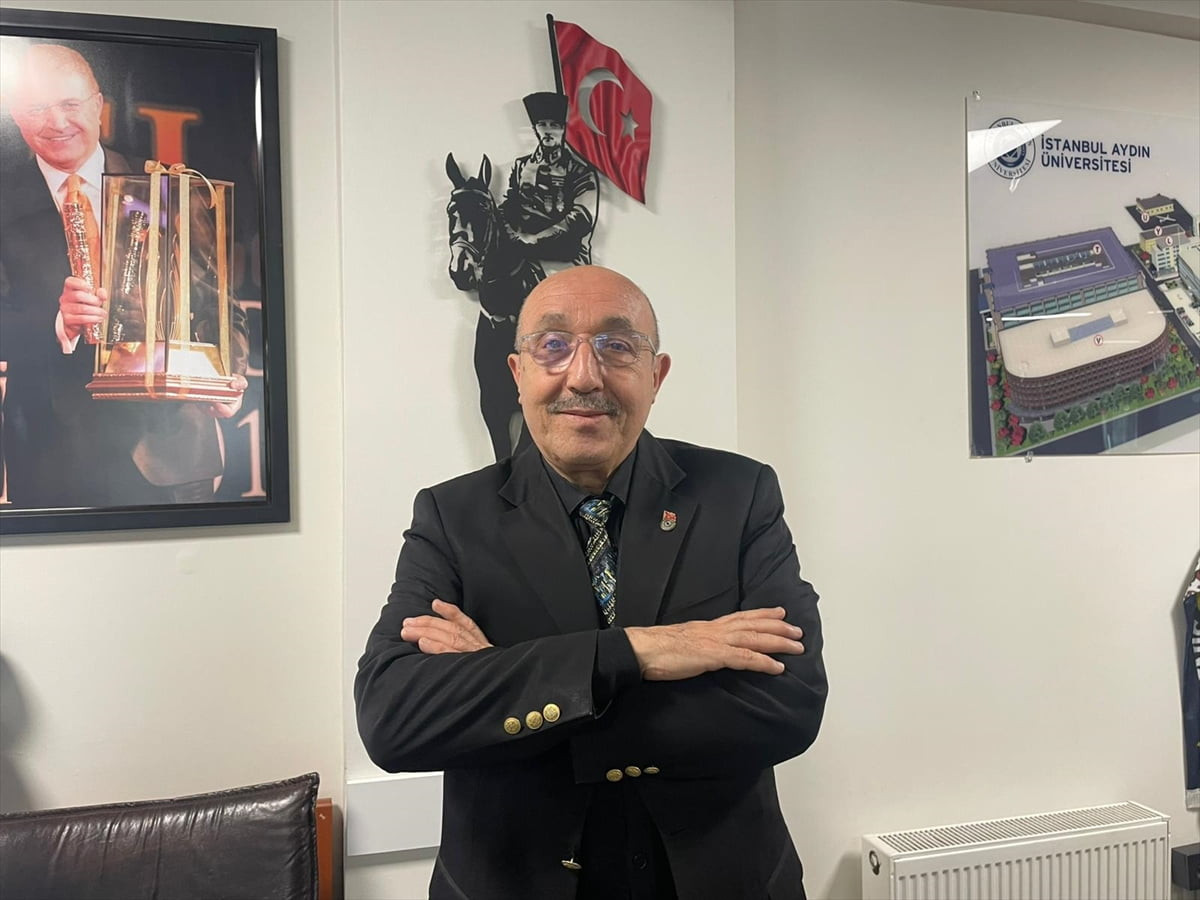 Uzmanlar, İstanbul'da artan betonlaşmanın kent ısı adası etkisini güçlendirdiğini, bunun da hem...