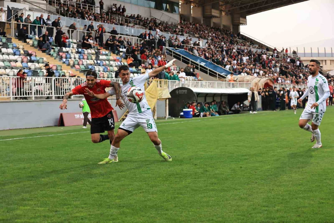 UZUN YILLAR 3. LİG’DE MÜCADELE ETTİKTEN SONRA 2021 YILINDA BÖLGESEL AMATÖR LİG’E DÜŞEN GÖLCÜKSPOR...