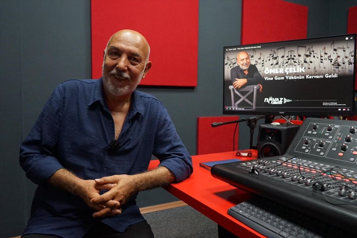 Uzun yıllar radyo programı da yapan Sanatçı Ömer Çelik, sanat hayatına, yeni çalışmalarına ve...