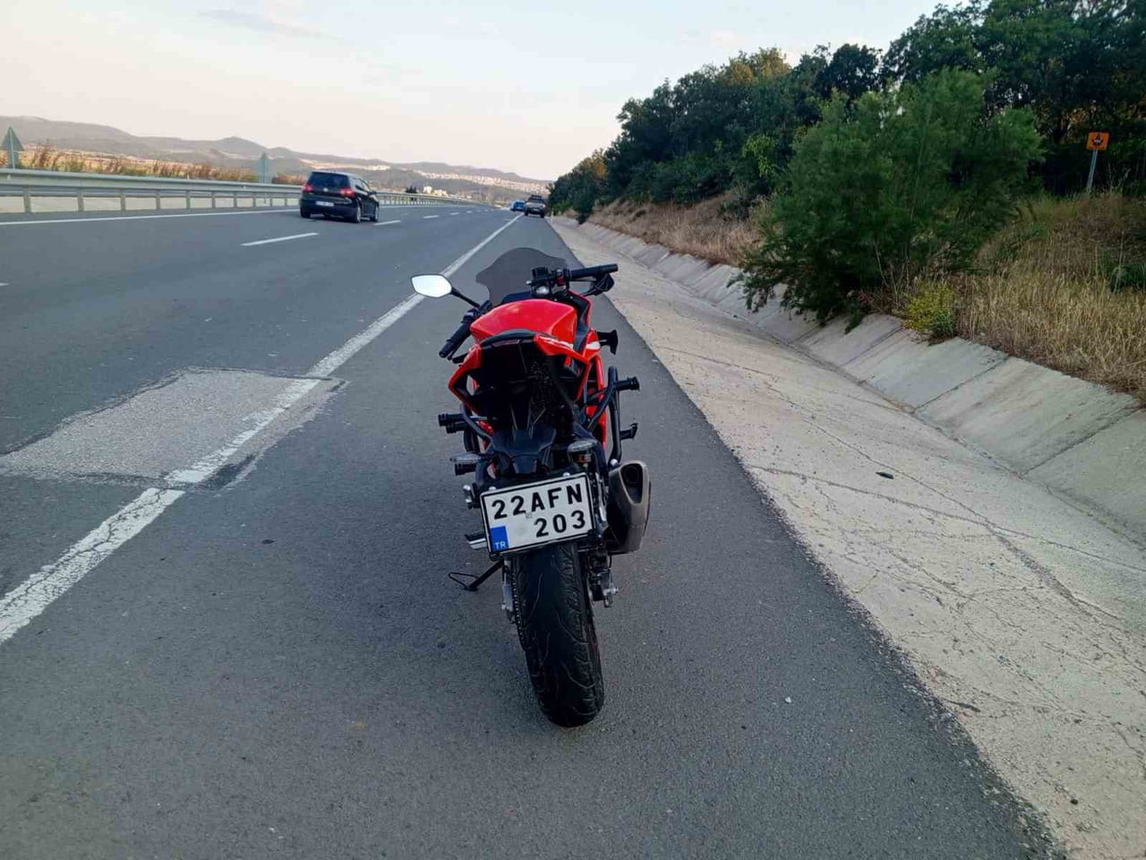UZUNKÖPRÜ İSTİKAMETİNDEN KEŞAN'A GİDEN K.K. YÖNETİMİNDEKİ MOTOSİKLET, KATI ATIK BERTARAF TESİSİ...