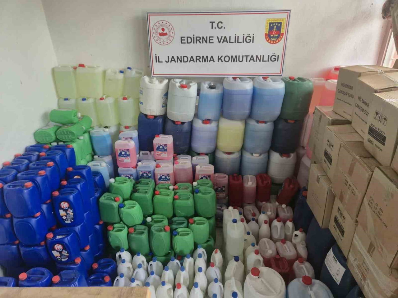 UZUNKÖPRÜ’DE 1 MİLYON 950 BİN TL LİK SAHTE DETERJAN YAKALANDI