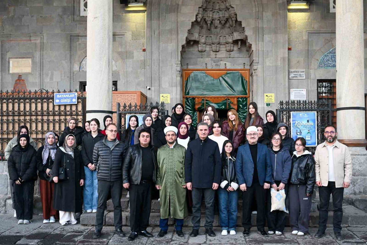 VALİ AYDIN BARUŞ, İL MÜFTÜSÜ YAŞAR ÇAPCI İLE BİRLİKTE ÇEDES PROJESİ KAPSAMINDA DÜZENLENEN "5...