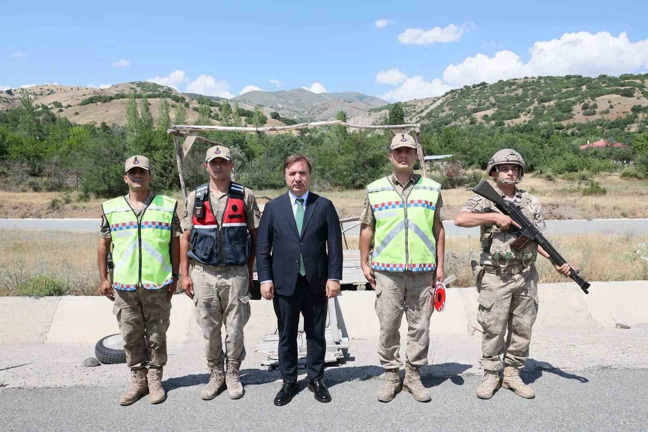 VALİ AYDOĞDU'DAN JANDARMA PERSONELİNE ASAYİŞ NOKTASINDA ZİYARET