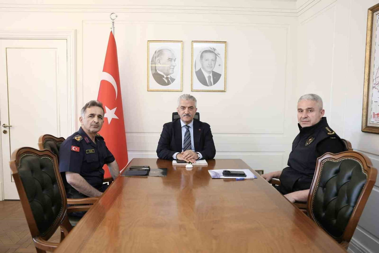 VALİ MEHMET MAKAS BAŞKANLIĞINDA, İL JANDARMA KOMUTANI KIDEMLİ ALBAY MUSTAFA TETİK, EMNİYET MÜDÜRÜ...