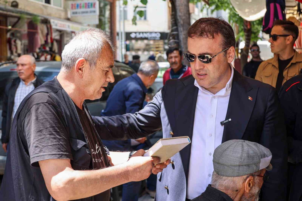 VALİ SÖZER ESNAFLA BULUŞTU