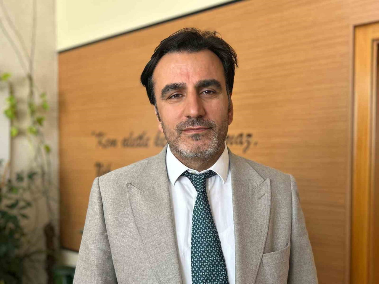 VAN EĞİTİM VE ARAŞTIRMA HASTANESİ BAŞHEKİMİ DOÇ. DR. REMZİ SARIKAYA,
