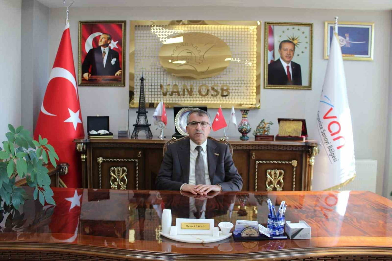 VAN ORGANİZE SANAYİ BÖLGEYİ (OSB) YÖNETİM KURULU BAŞKANI MEMET ASLAN, KURBAN BAYRAMI NEDENİYLE BİR...