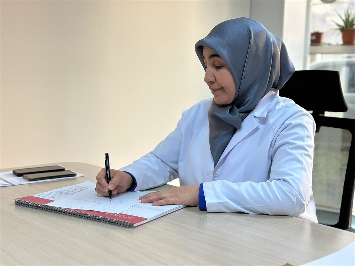 Van Sağlık Müdürlüğüne bağlı İpekyolu Sağlıklı Hayat Merkezi bünyesinde verilen aile danışmanlığı...