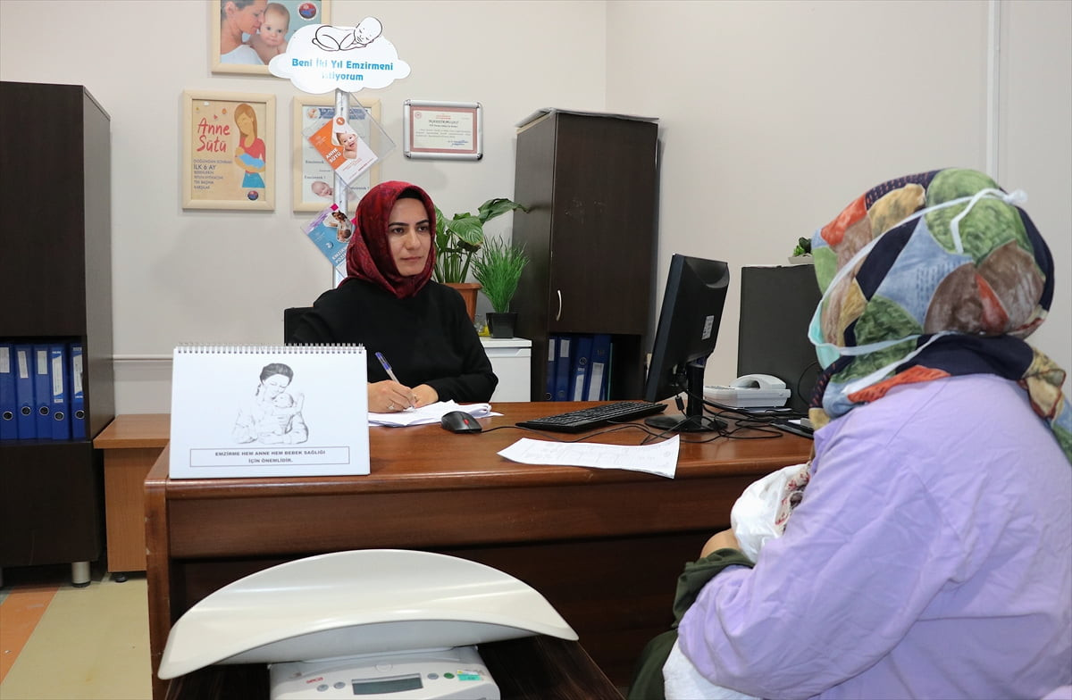 Van Yüzüncü Yıl Üniversitesi (YYÜ) Dursun Odabaş Tıp Merkezi'nde anne sütünün teşvik edilmesi...