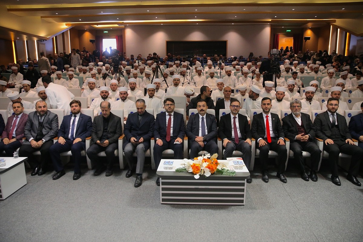 Van'da Abdulhakim Arvasi Dini İhtisas Merkezince "3. Dönem Aday Din Görevlileri Mesleki Eğitimi...