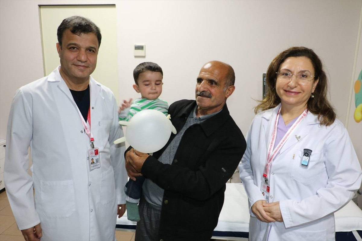 Van'da, kalbinin sağ yarısı gelişmeden doğan bebek, uçak ambulansla getirildiği İstanbul'da...