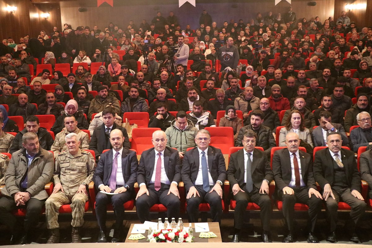 Van'da, Yüzyılın Konut Projesi kapsamında inşa edilecek 6 bin 803 konutun hak sahibi çekilen...