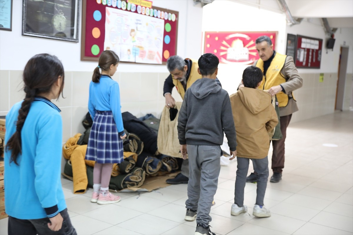 Van'ın Erciş ilçesinde İyilik Yardımlaşma ve Dayanışma Derneği (İyilik Derneği), ihtiyaç sahibi...