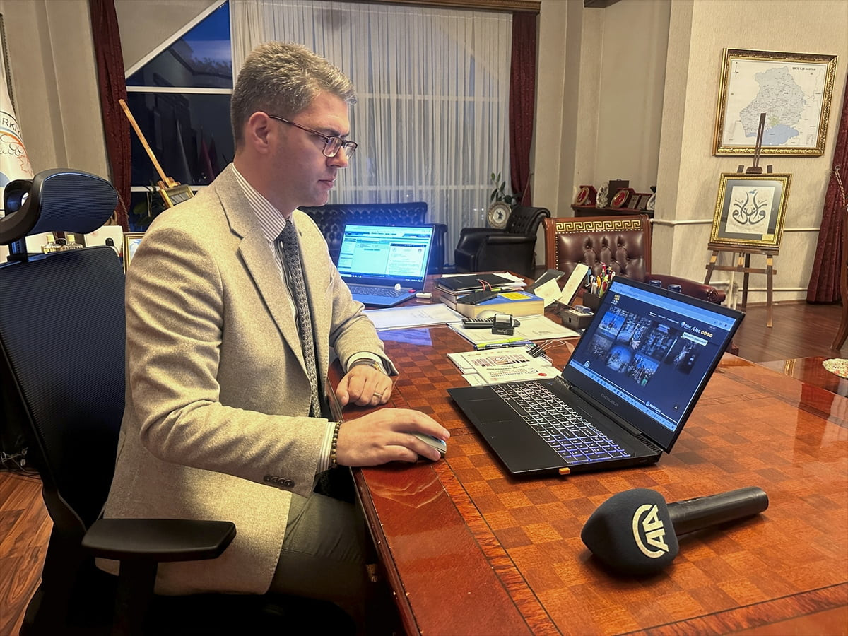 Van'ın Erciş Kaymakamı Murat Karaloğlu, Anadolu Ajansının (AA) gözünden 2025'e damga vuran...