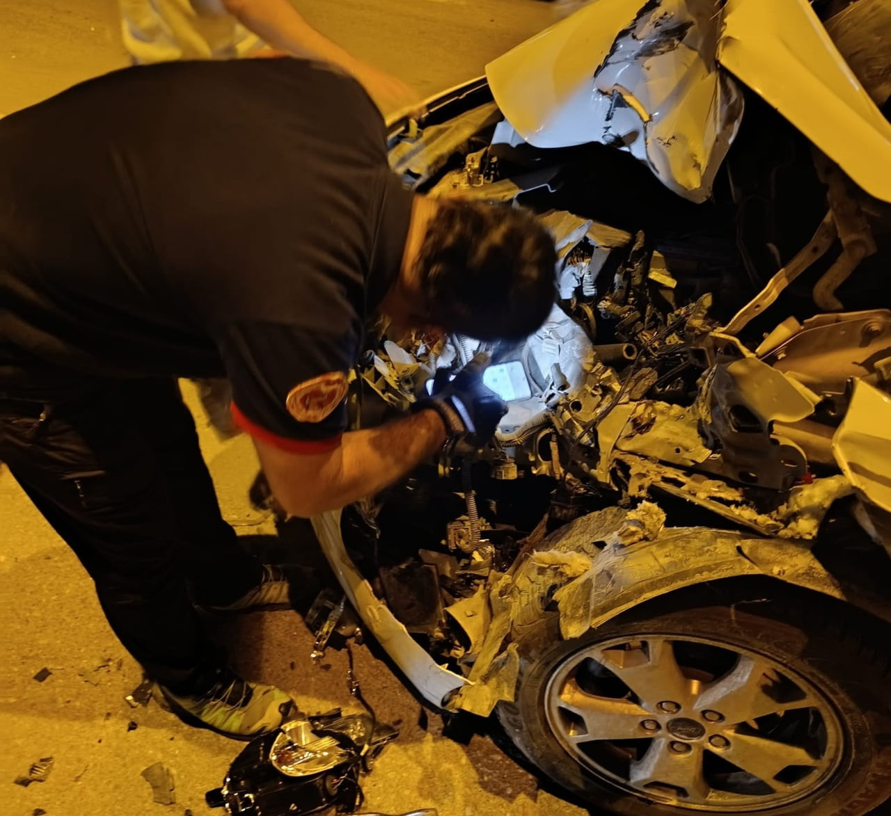 VAN’IN TUŞBA İLÇESİNDE OTOMOBİL İLE KAMYONETİN ÇARPIŞMASI SONUCU MEYDANA GELEN TRAFİK KAZASINDA 1...