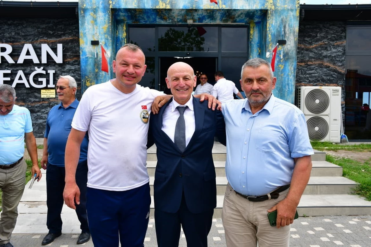 VATANDAŞLARLA BİR ARAYA GELEN SAMSUN'UN TERME BELEDİYE BAŞKANI ŞENOL KUL, "HER ZAMAN SORGULANMAYA...