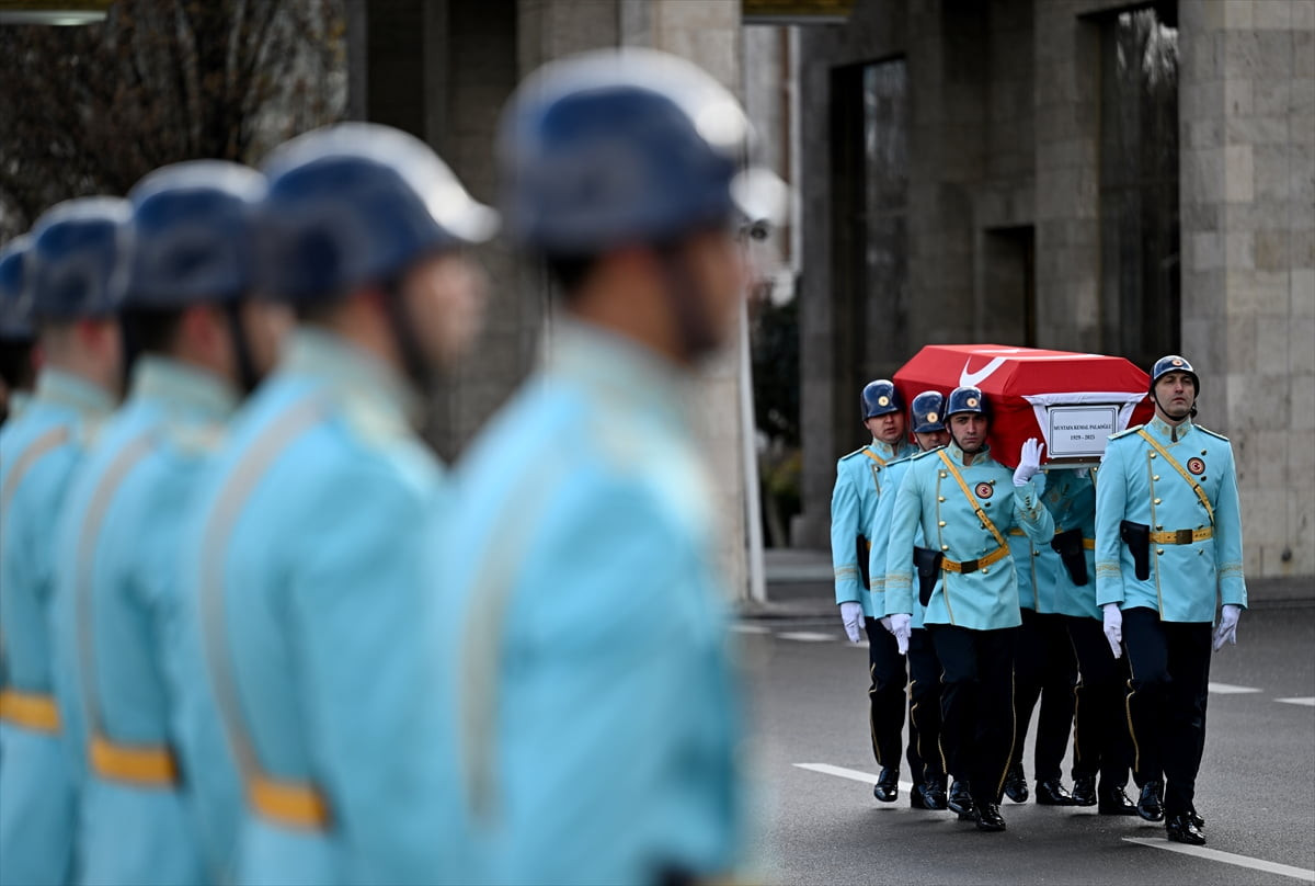 Vefat eden eski TBMM Başkanvekili Mustafa Kemal Palaoğlu için Meclis'te cenaze töreni...
