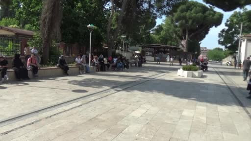 Veliler, kimliği kaybolan genç için seferber oldu