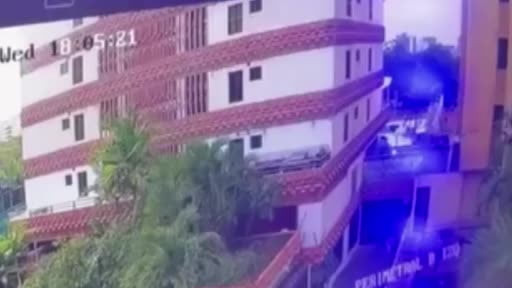 Venezuela'da 24 Haziran'da meydana gelen depremler sırasında La Guaira eyaletindeki Caribe...