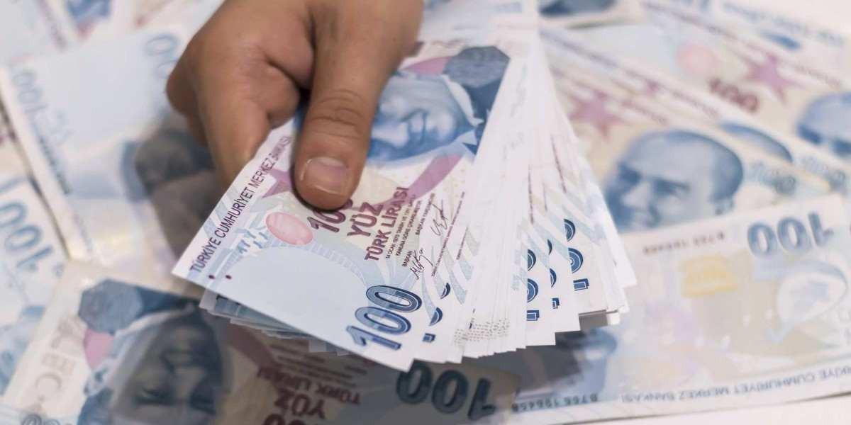 Vergi borcu olanları çok yakından ilgilendiren bir gelişme yaşandı ve konuya ilişkin haberi de Hazine ve Maliye Bakanı Nureddin Nebati verdi. BAkan Nebati, borç yapılandırmalarına ilişkin yeni bir çalışma başlattıklarını ve başvuru halinde vergi borcu olan tüm vatandaşarın yapılandırma kapsamında alınacağını duyurdu. Hazine ve Maliye Bakanlığı'nın başlatmış olduğu vergi borcu yapılandırma çalışmaları hakkında bilgiler veren Bakan Nureddin Nebati, geçtiğimiz yıl çıkarılan çalışamalara ek olarak bu yıl da yeni bir çalışma programının yapıldığını ve borç yapılandırma planının önümüzdeki yıla kadar tamamlanacağını söyledi. Yapılandırma ile borçlar siliniyor! Yapılacak olan seçimler öncesinde vergi borcu olanların borç yapılandırma işlemleri ile ilgiliş taleplerini alacaklarını kaydenen Hazine ve Maliye Bakanı Nureddin Nebati, borcunu ödemek için zorlanan tüm vatandaşların ilgili vergi dairelerine giderek başvuru yapmalarını ve mevzuat kapsamında onlar için hazırlanmış olan kolaylıklardan her zaman yararlanabileceklerini ifade etti. Yapılandırma kapsamında silinmesi beklenilen borçlar! Önümüzdeki yıl gelecek olan borç yeni borç yapılandırma programında aşağıda belirtilen borçların taksitlendirilmesi ve aynı zamanda faizlerin de silinmesi bekleniyor; -Sigorta prim borcu, -Genel Sağlık Sigortası (GSS) pirim borcu, -İşsizlik sigortası ile ilgili pirim borçları, -İdari olarak kesilen para cezaları, -İş kazası ve meslek hastalığının yanı sıra malullükten doğan rücu alacak borçları,, -Bağ-Kur kapsamında olan sigortalının daha önceden durduğu hizmet süresinin ihyasında doğan borçlar, -İsteğe bağlı olarak ödenen sigorta primleri, -6183/48. maddesi kapsamında düzenlenmiş ve bu maddeyle taksitlendirilmiş olan borçlar, -5510/Ek-5, Ek-6 ncı maddeleri ile birlikte 2925 sayılı Kanunda yer alan sigorta hakkında doğmuş olan primler.