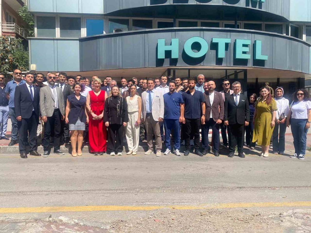 VETERİNER HEKİM-SEN TARAFINDAN, VETERİNER HEKİMLİK MESLEĞİNİN GÜNCEL DURUMU İLE KAMUDA GÖREV YAPAN...