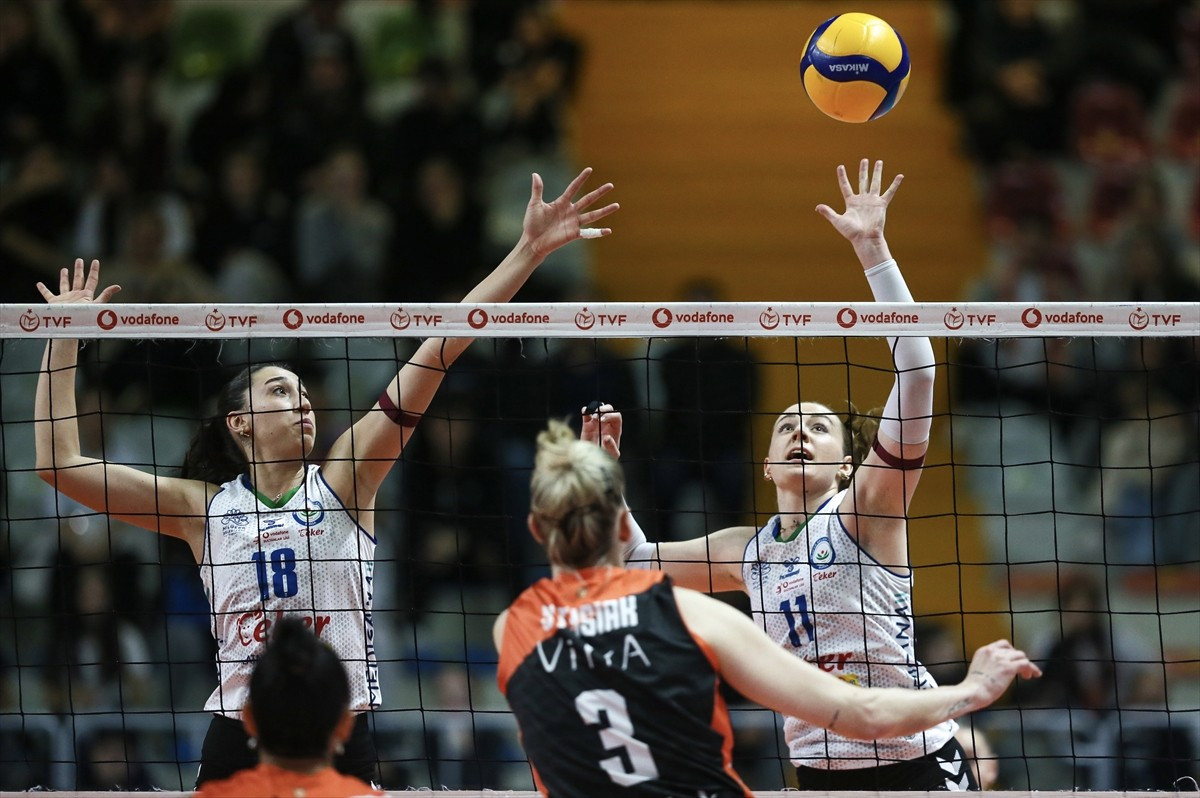 Vodafone Sultanlar Ligi'nin 6. haftasında Nilüfer Belediyespor Eker ile Eczacıbaşı Dynavit, Cengiz...