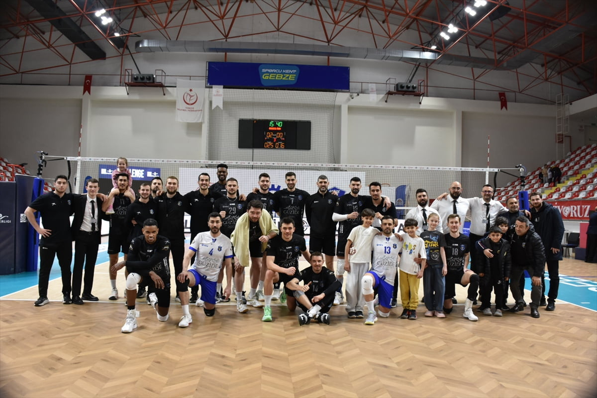 Voleybol SMS Grup Efeler Ligi'nin 24. haftasında Gebze Belediyespor ile İstanbul Büyükşehir...