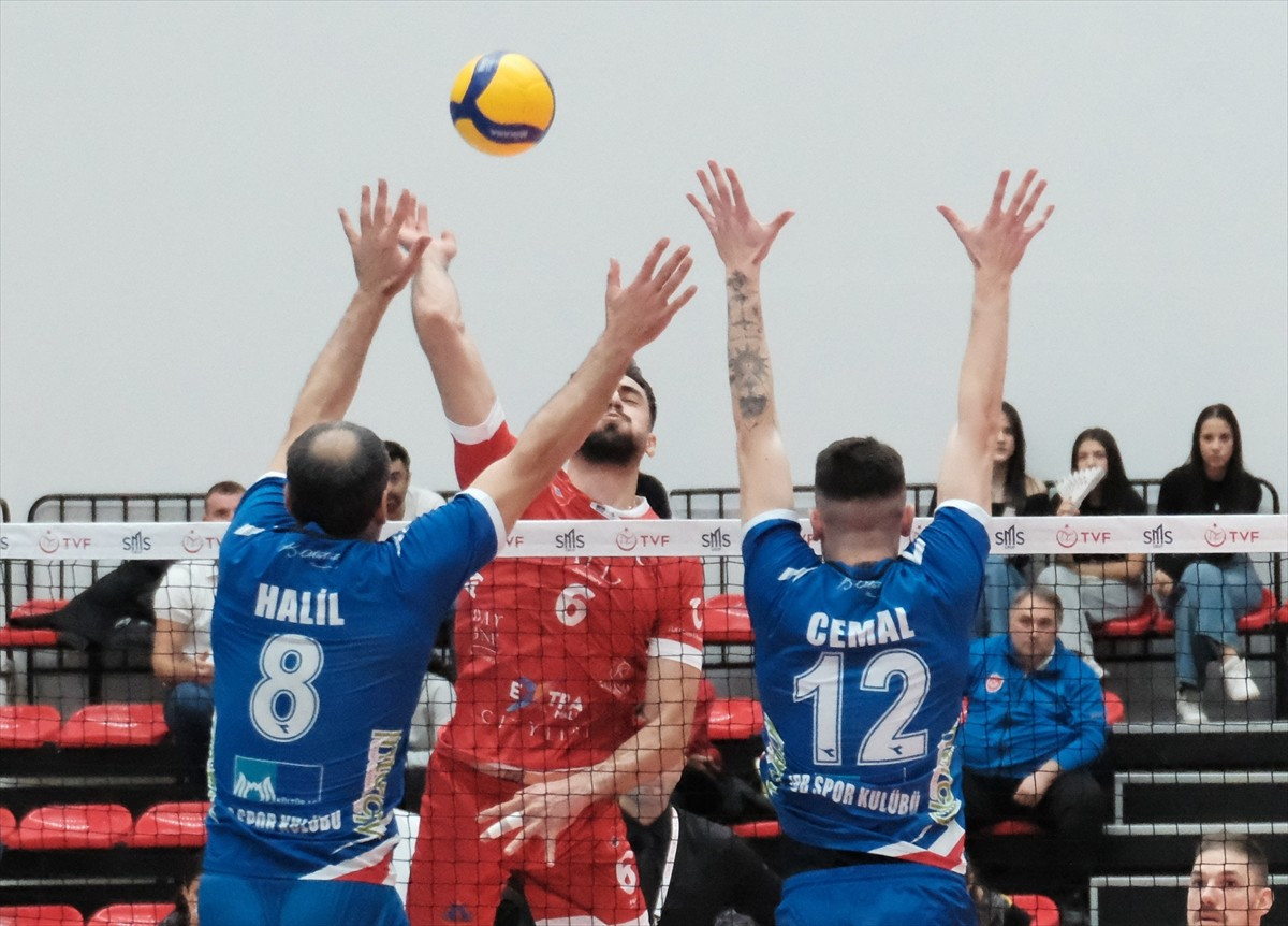 Voleybol SMS Grup Efeler Ligi'nin 3. haftasında On Hotels Alanya Belediyespor ile İstanbul...