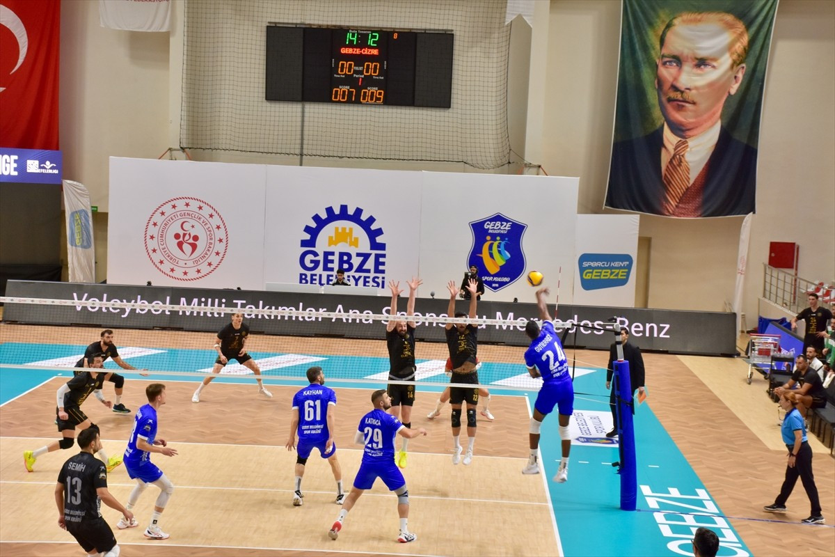 Voleybol SMS Grup Efeler Ligi'nin dördüncü haftasında Gebze Belediyespor, sahasında Rams Global...