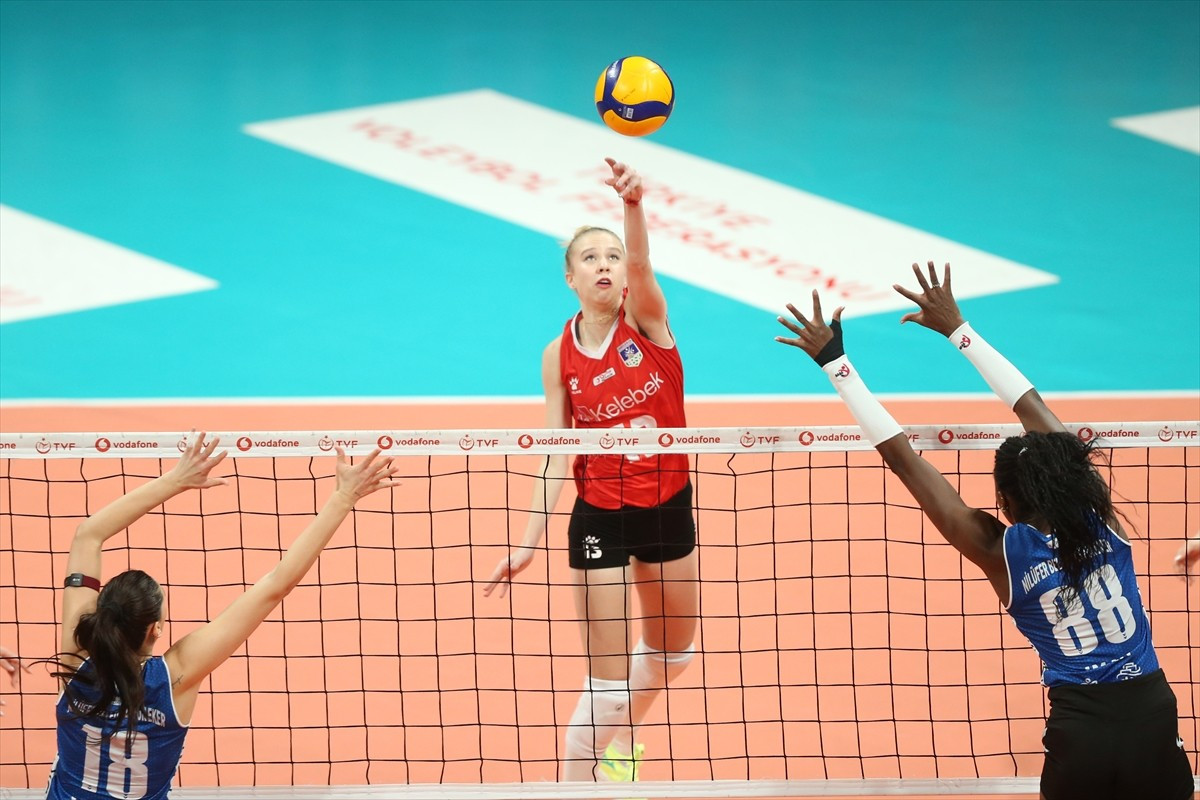 Voleybol Vodafone Sultanlar Ligi'nin 12. haftasında Nilüfer Belediyespor Eker ile Bahçelievler...